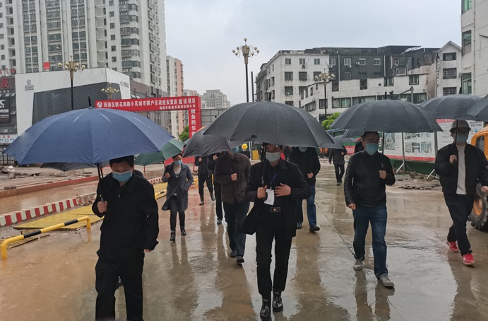 1648798547120378.jpg 胡國(guó)星蒞臨桃南安置房項(xiàng)目調(diào)度691.jpg