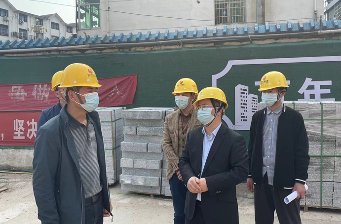 1650526462858021.jpg 肖長(zhǎng)華督查疫情防控6912.jpg