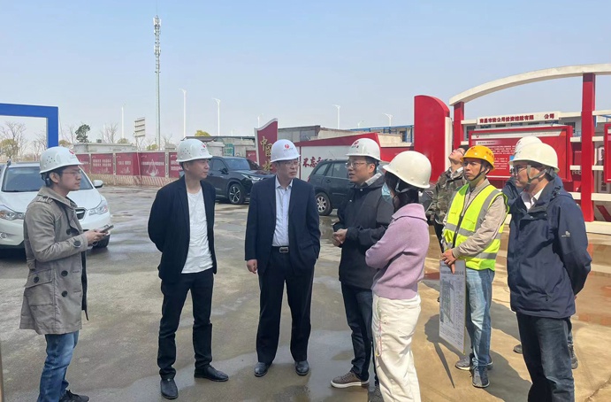 市政公用集團(tuán)劉順保到朱橋東路項(xiàng)目、昌東三路項(xiàng)目、秦坊安置房項(xiàng)目調(diào)研